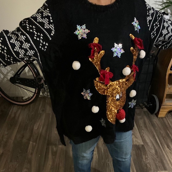 Unique Reindeer super soft sweater. - Picture 5 of 7